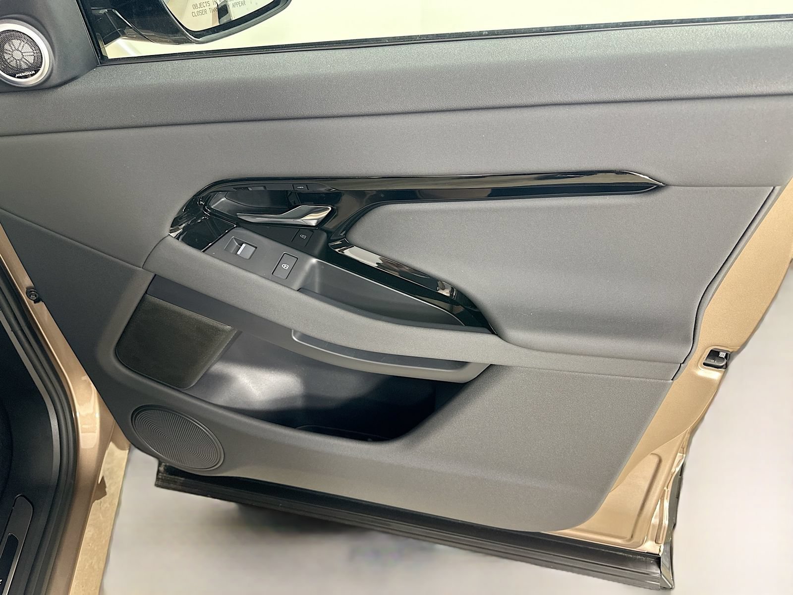 New 2026 Land Rover Range Rover Evoque Hoxton AWD/4WD image 43
