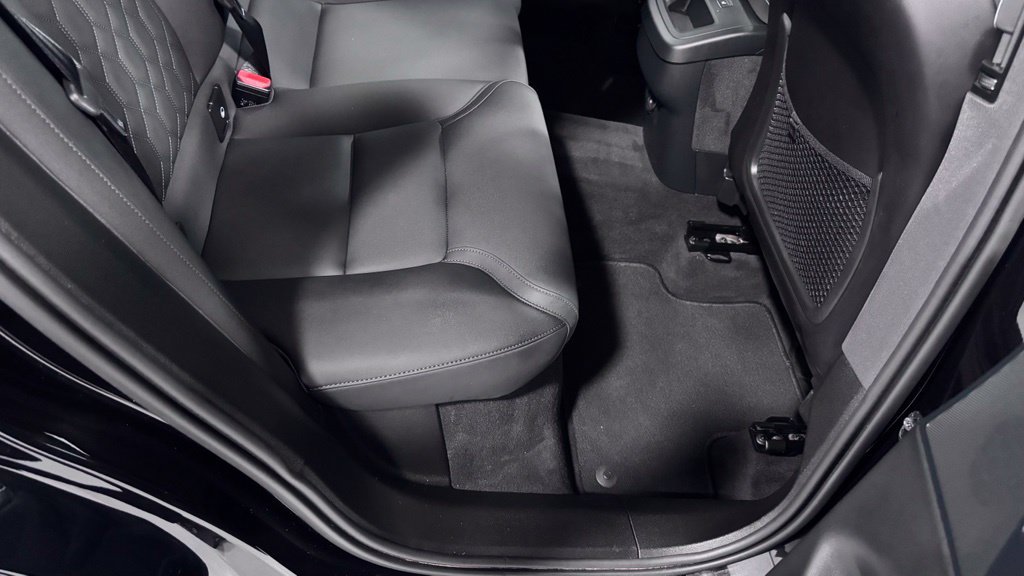 Certified 2026 Volvo XC60 B5 Plus AWD/4WD image 24