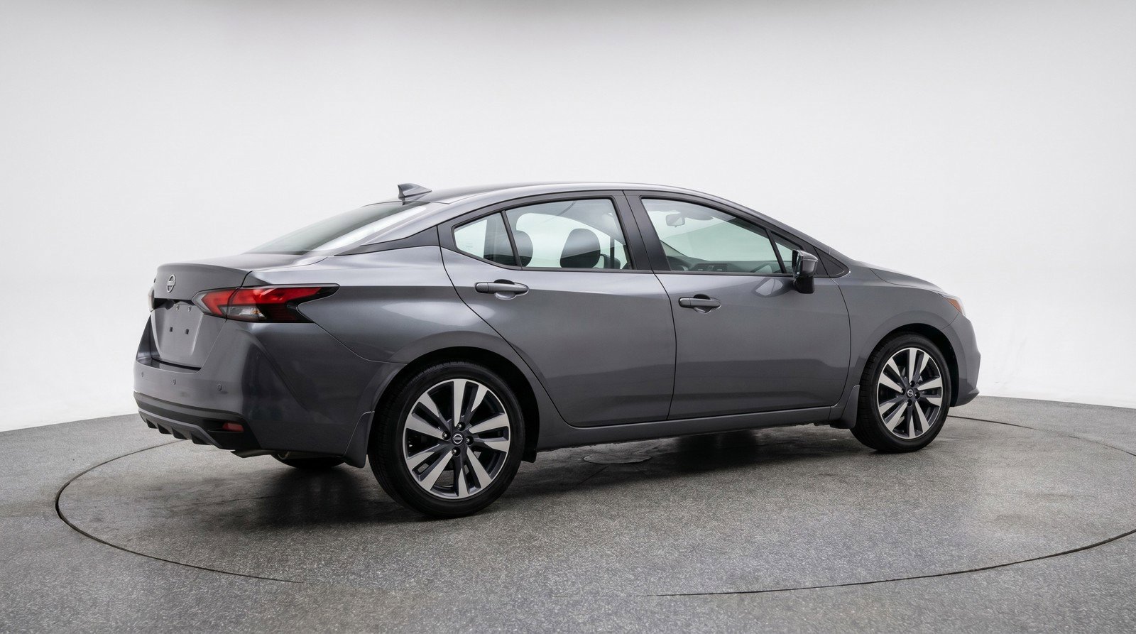 Used 2025 Nissan Versa SV FWD image 9