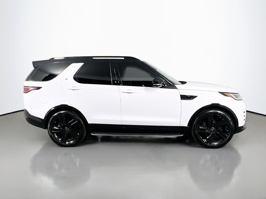 Used 2025 Land Rover Discovery Dynamic SE AWD/4WD image 4