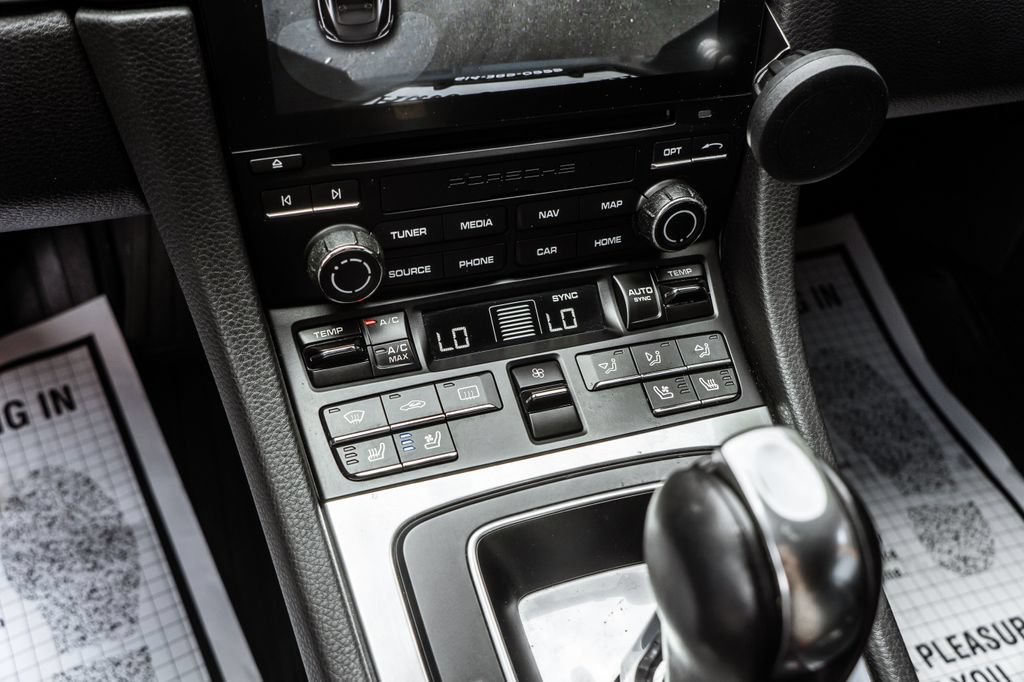 Used 2018 Porsche 718 Cayman RWD image 9