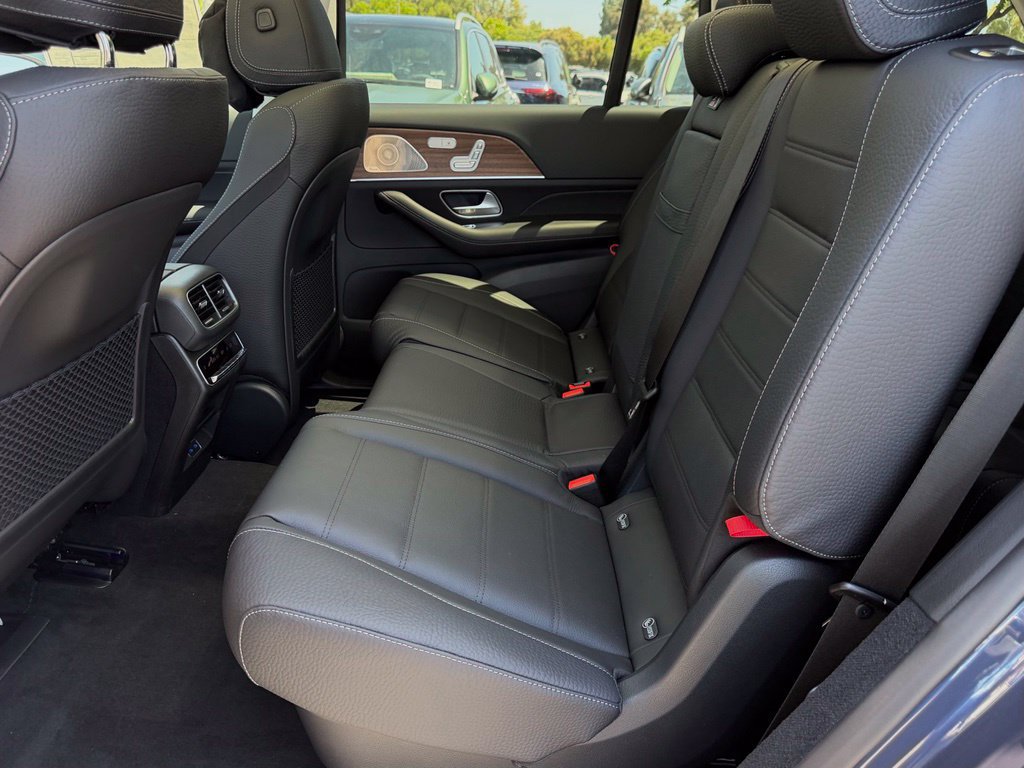 New 2026 Mercedes-Benz GLS 450 4MATIC image 32