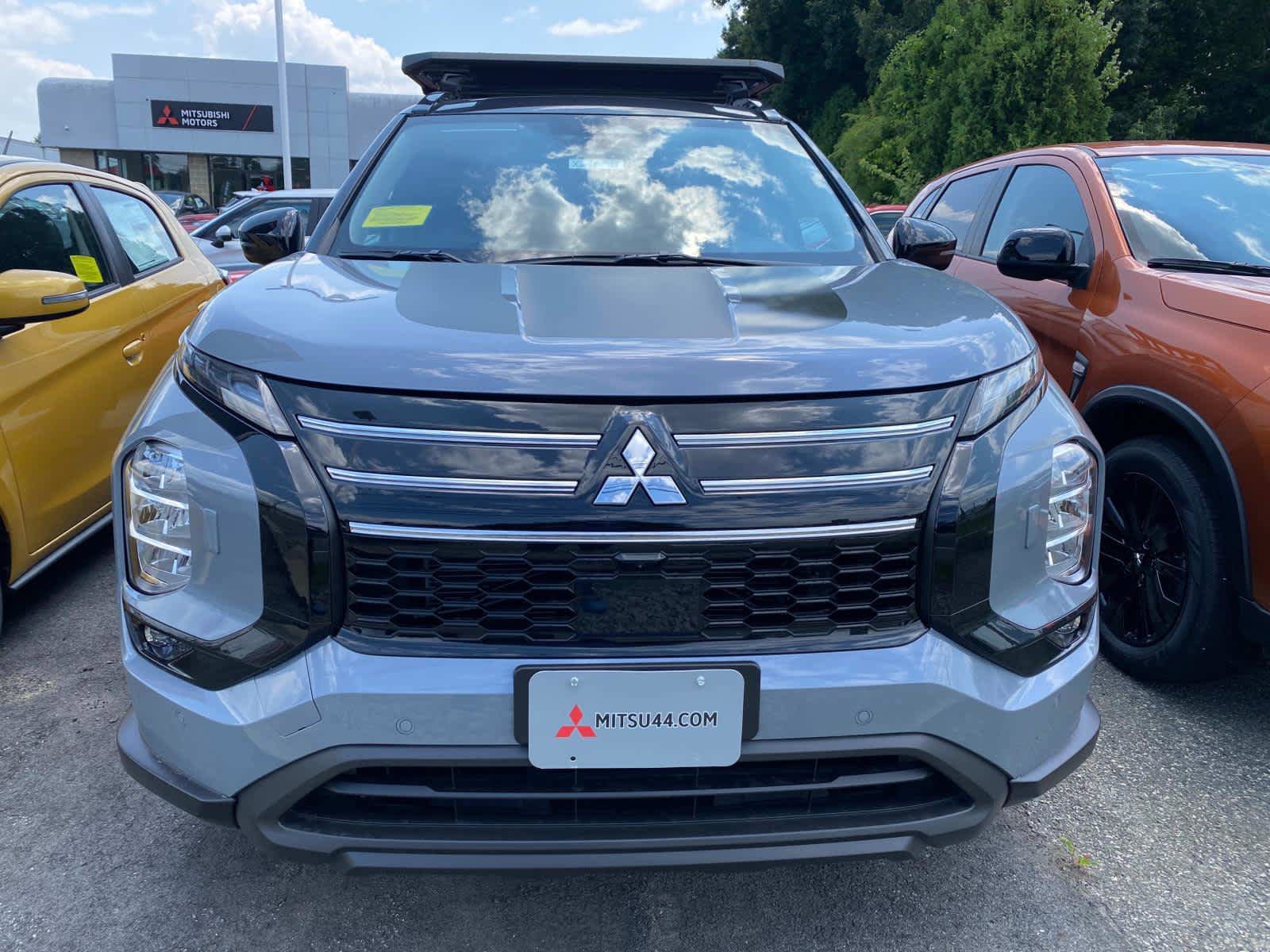 New 2025 Mitsubishi Outlander Trail Edition AWD/4WD image 2