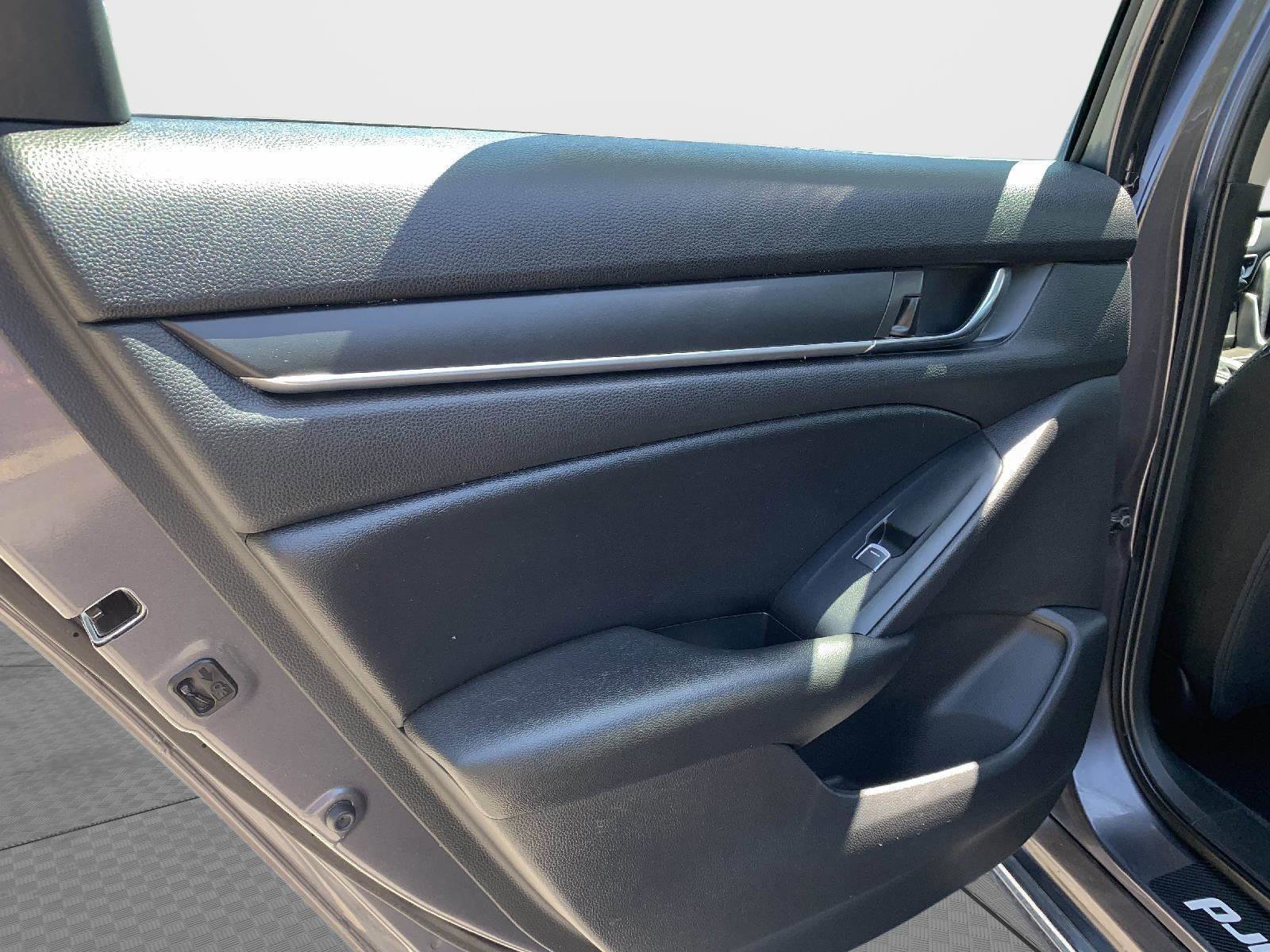 Used 2019 Honda Accord EX image 39