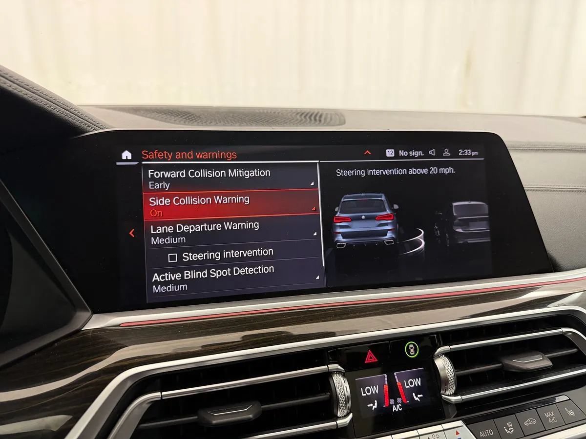 Used 2020 BMW X5 M50i AWD/4WD image 21