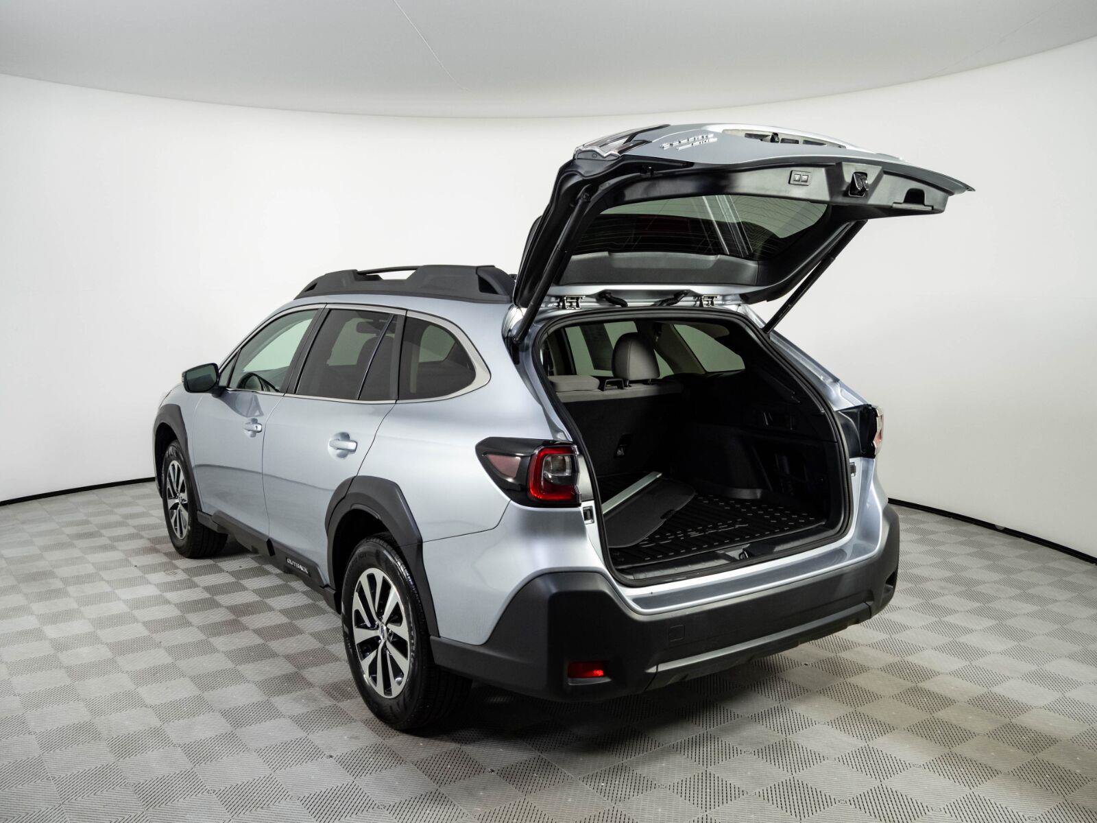 Used 2024 Subaru Outback Premium AWD/4WD image 30