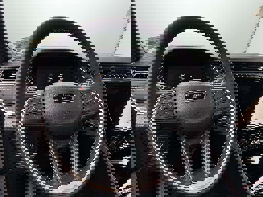 New 2025 Jeep Grand Cherokee Altitude image 24