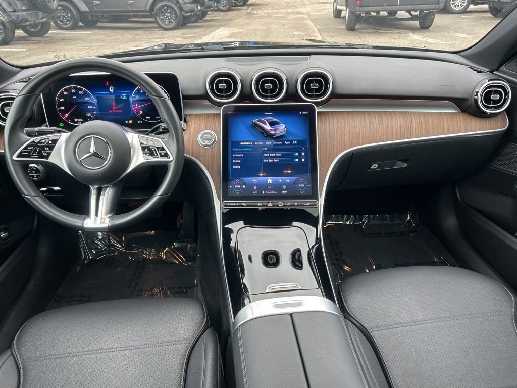 Used 2025 Mercedes-Benz C 300 4MATIC Sedan image 32