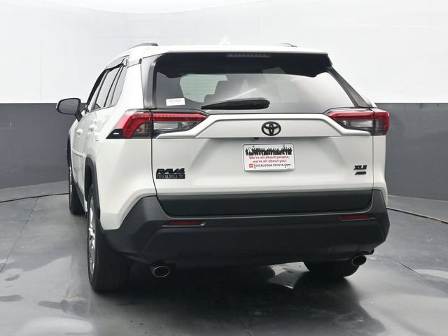 Used 2022 Toyota RAV4 XLE Premium AWD/4WD image 20