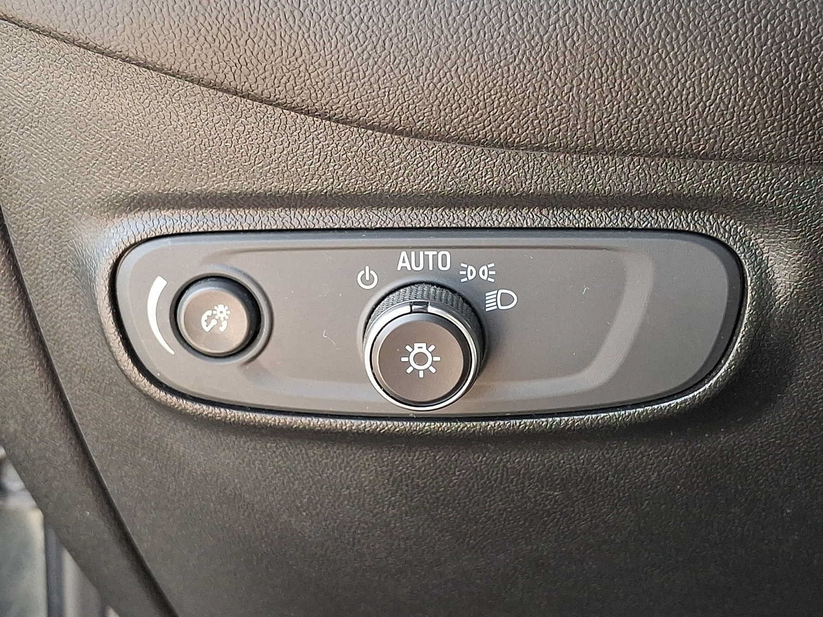 Used 2019 Chevrolet Equinox LT AWD/4WD image 24