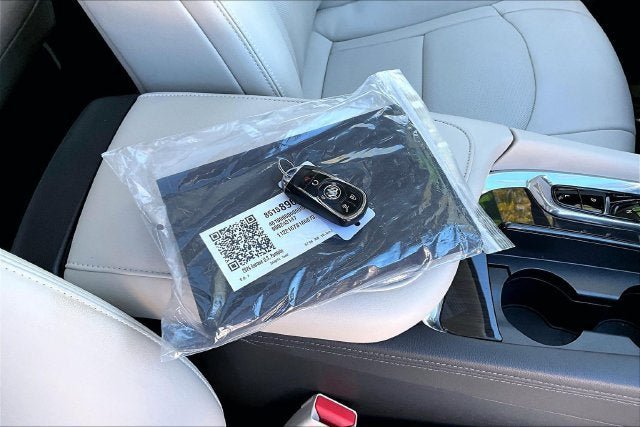 Certified 2024 Buick Enclave Essence w/ Experience Buick Package AWD/4WD image 10