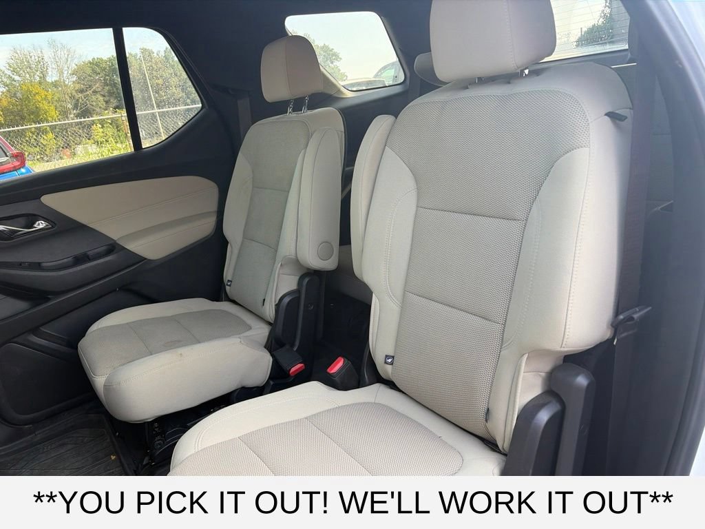 Used 2022 Chevrolet Traverse LT FWD image 10