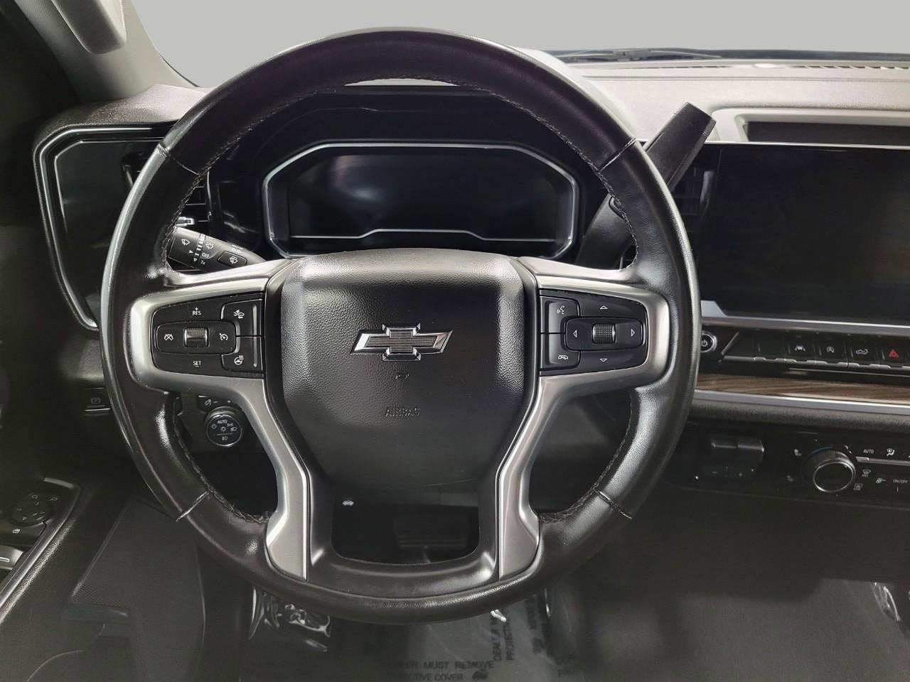 Used 2023 Chevrolet Silverado 1500 RST AWD/4WD image 5
