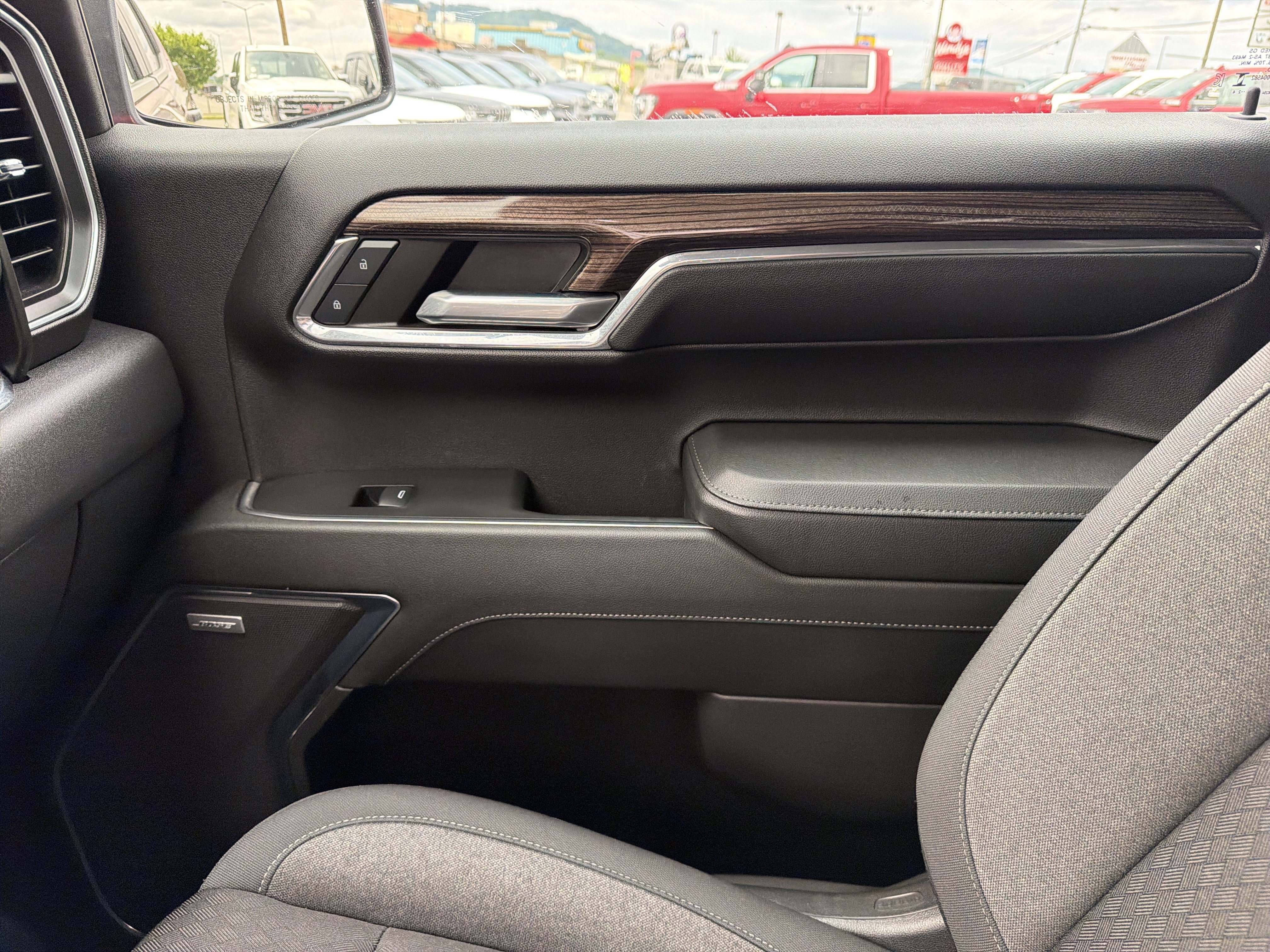 Used 2024 Chevrolet Silverado 1500 LT Trail Boss w/ Convenience Package II AWD/4WD image 25