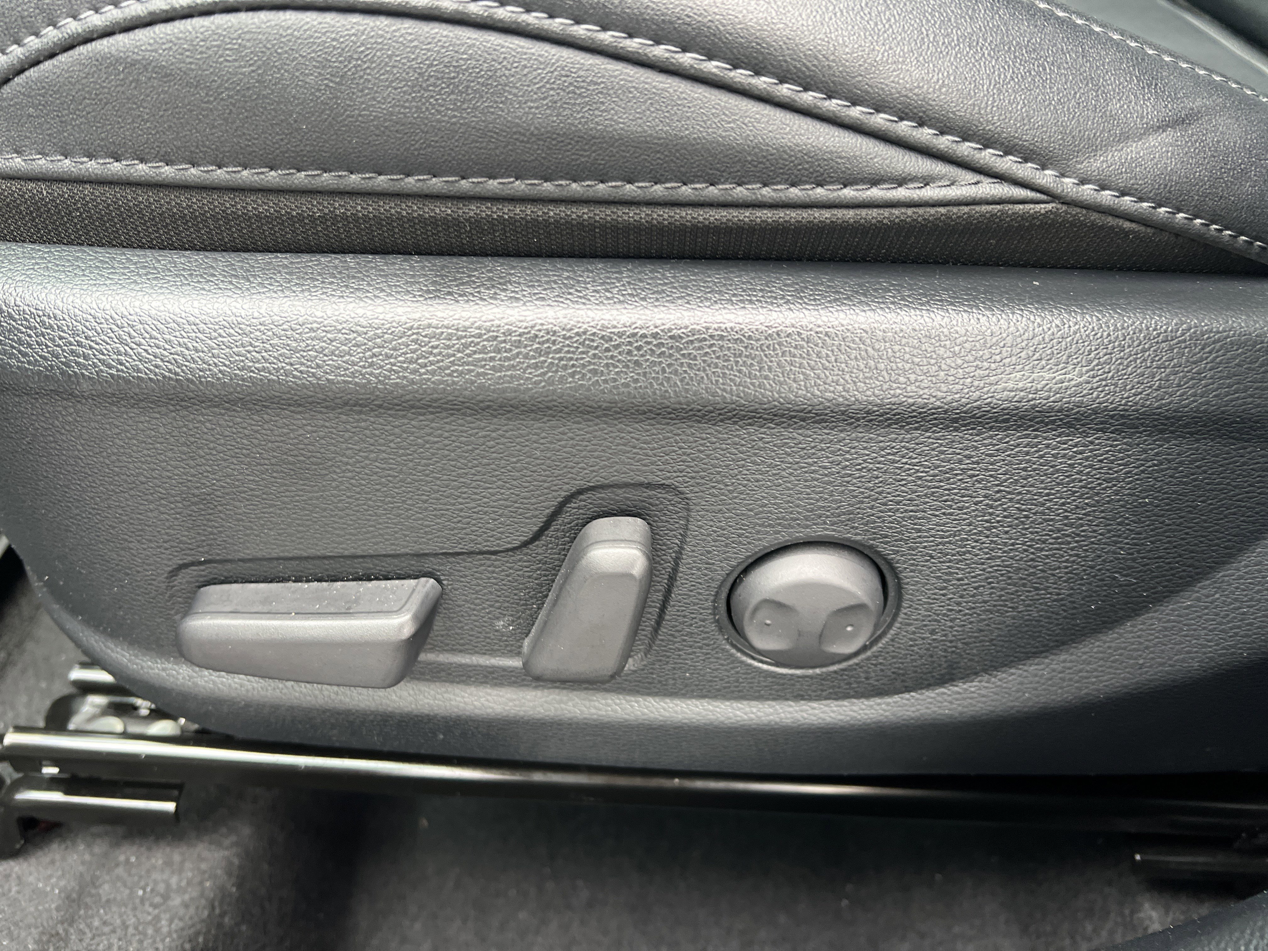 Used 2025 Kia Seltos SX w/ SX Sunroof Package image 10