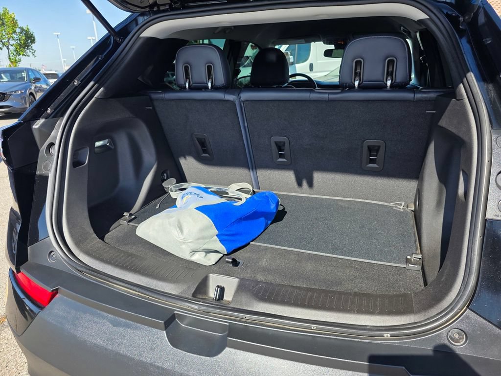 Used 2022 Chevrolet Bolt EUV LT w/ Convenience Package FWD image 20