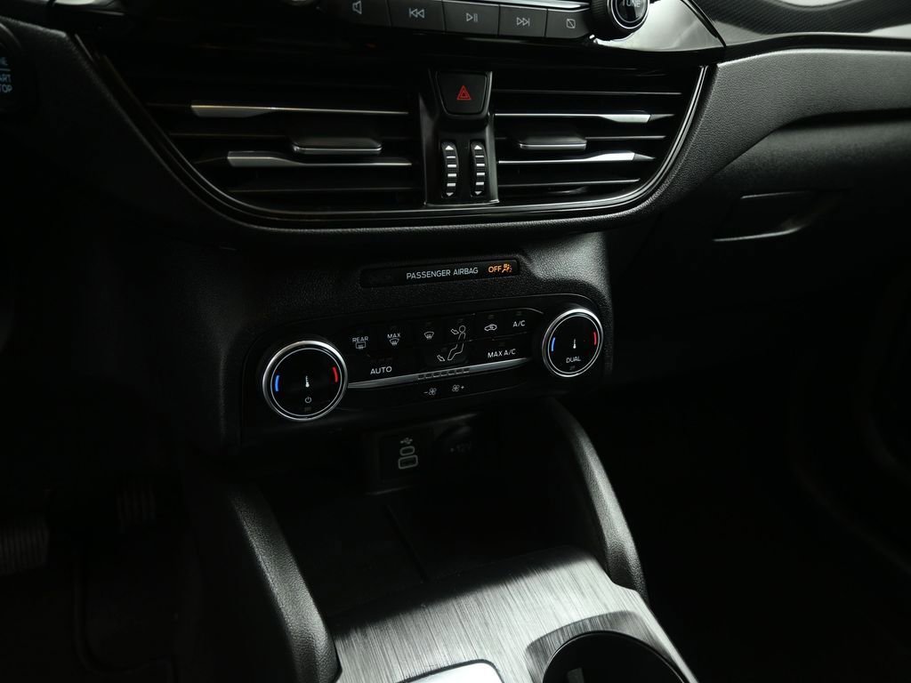 Certified 2025 Ford Escape ST-Line image 17
