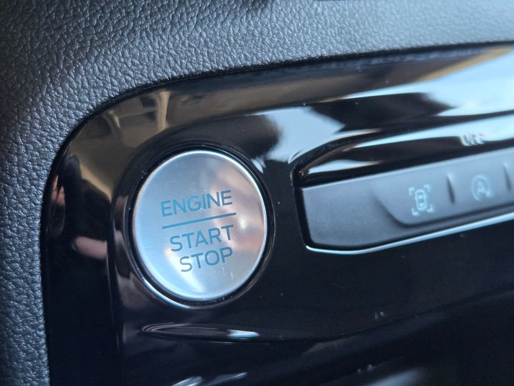 Used 2025 Ford Escape Platinum image 7