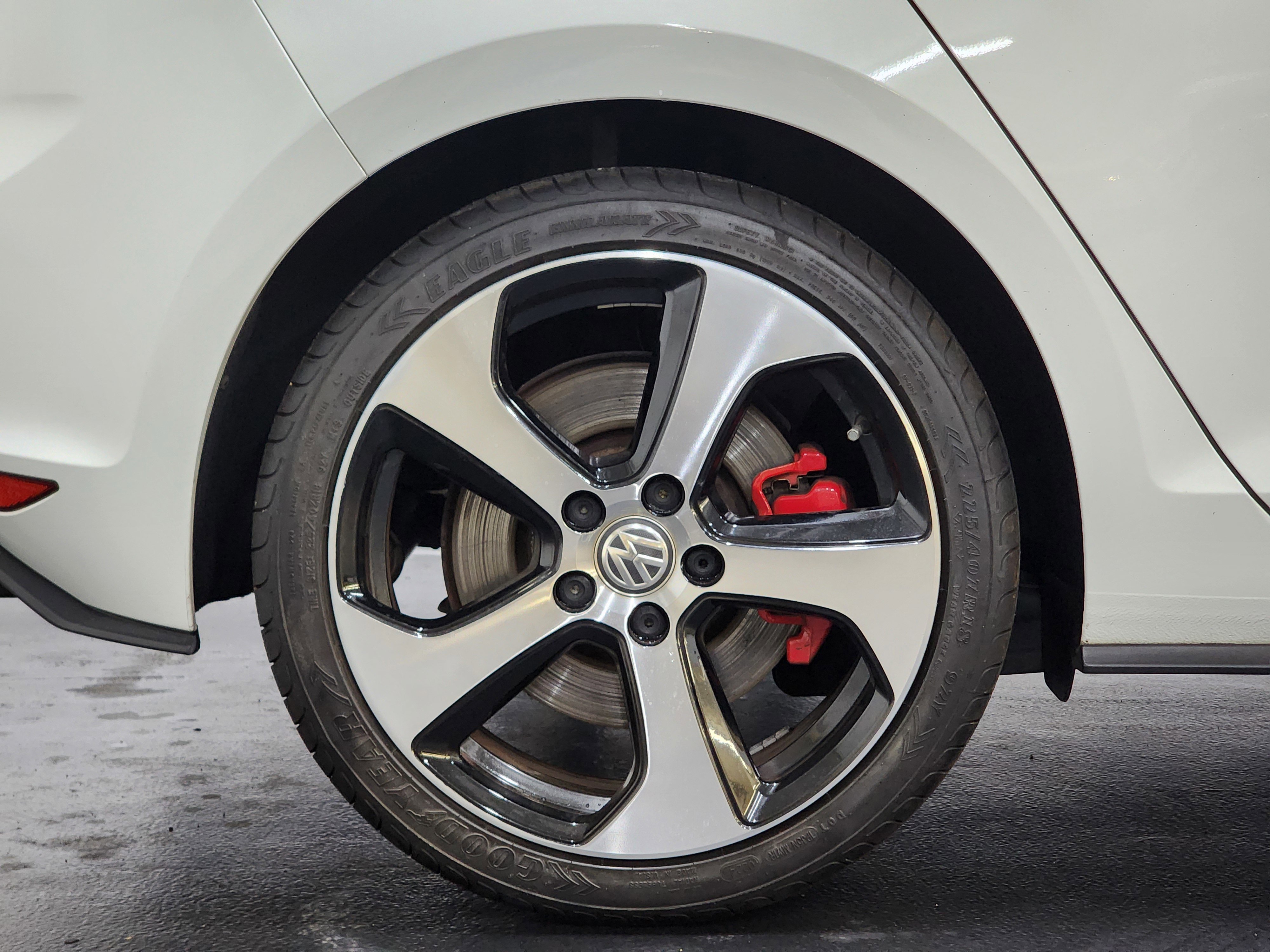 Used 2017 Volkswagen GTI Autobahn image 27