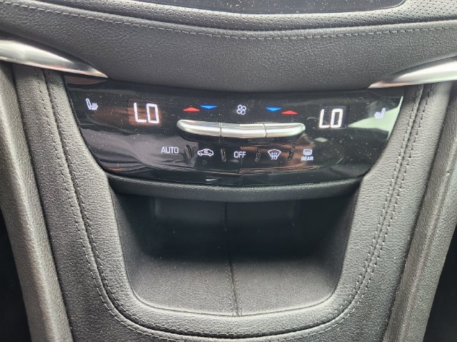 Used 2022 Cadillac XT5 Premium Luxury w/ Technology Package AWD/4WD image 16