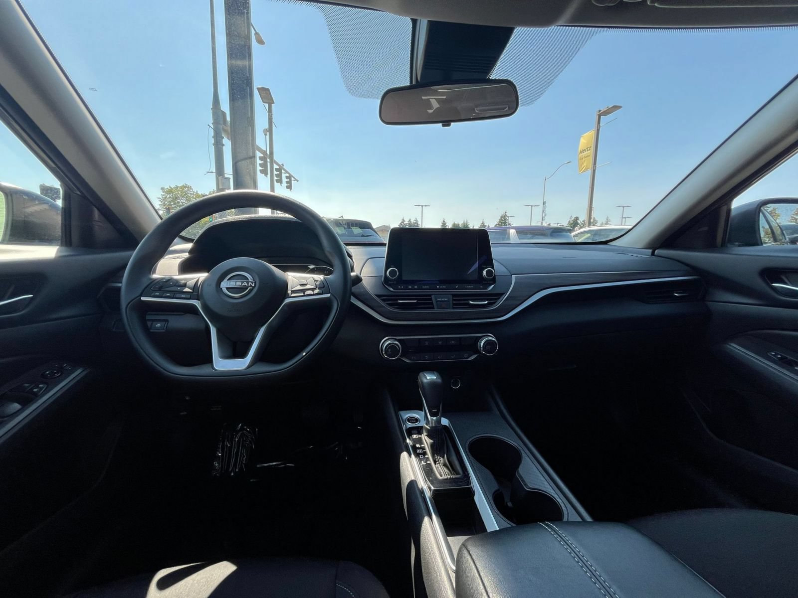 Used 2025 Nissan Altima 2.5 SV FWD image 29