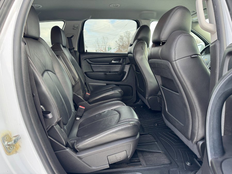 Used 2016 Chevrolet Traverse LT image 19