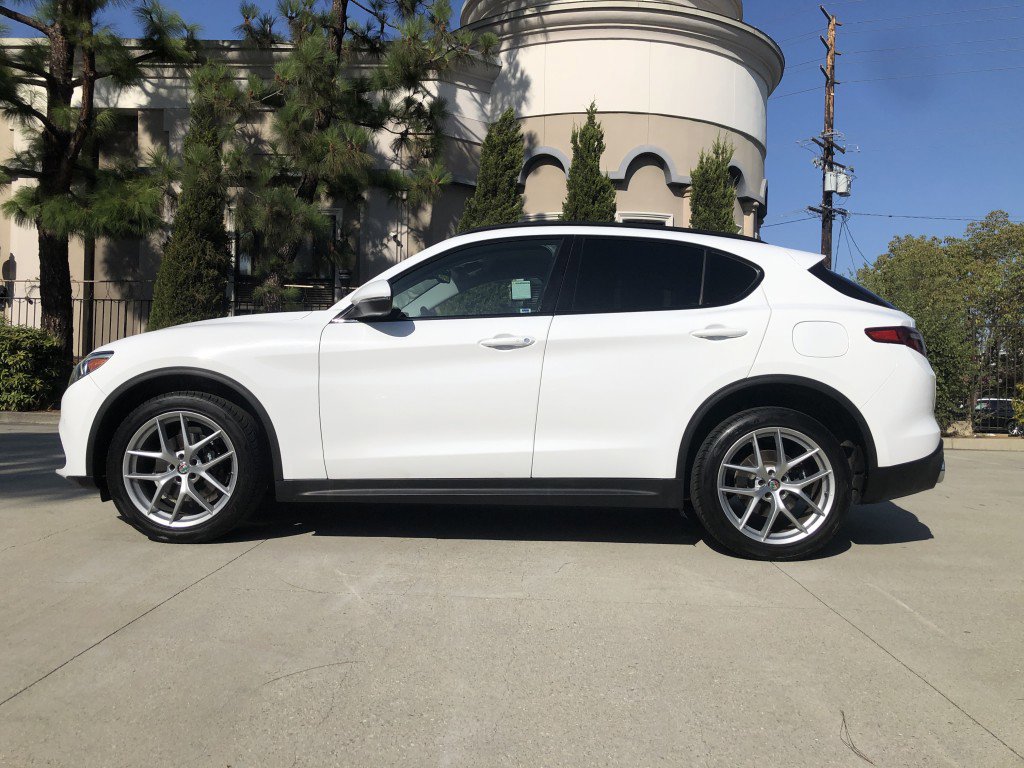 Used 2018 Alfa Romeo Stelvio Sport w/ Quick Order Package 22J Sport image 4