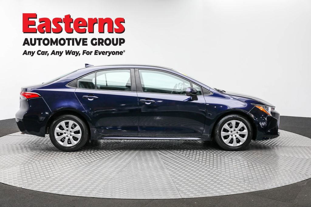 Used 2023 Toyota Corolla LE image 4
