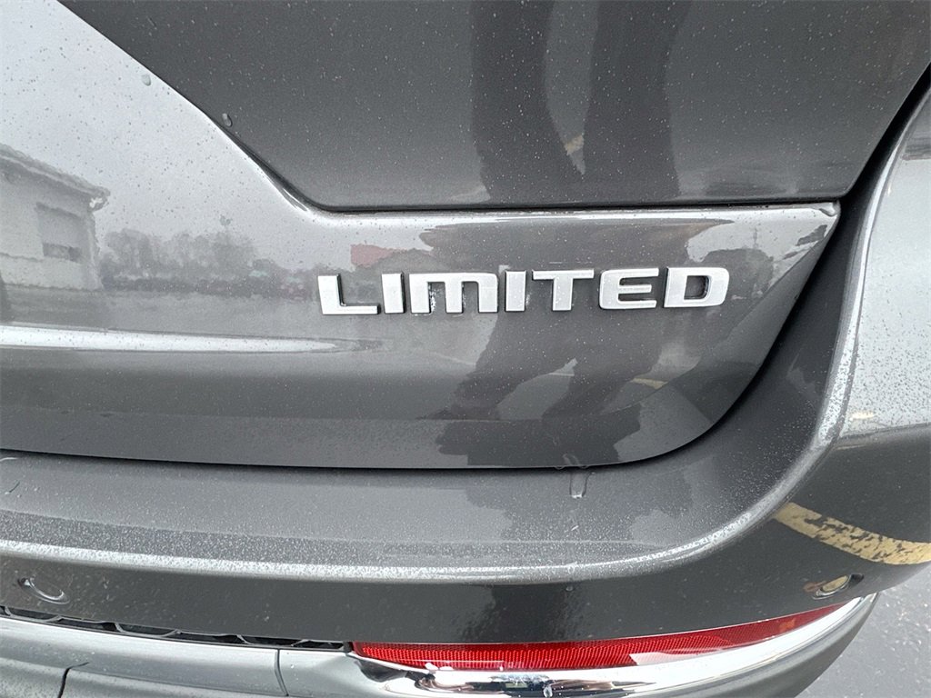 Used 2024 Jeep Grand Cherokee Limited image 36