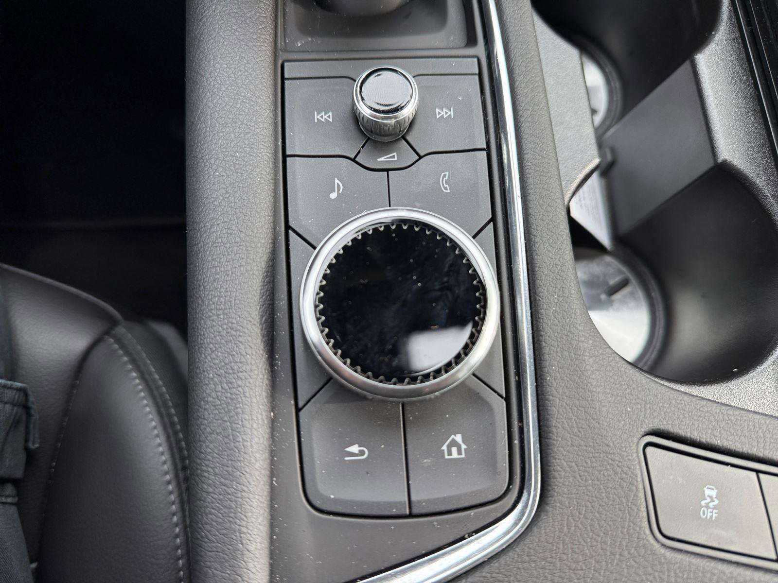 Used 2025 Cadillac XT5 Luxury image 32