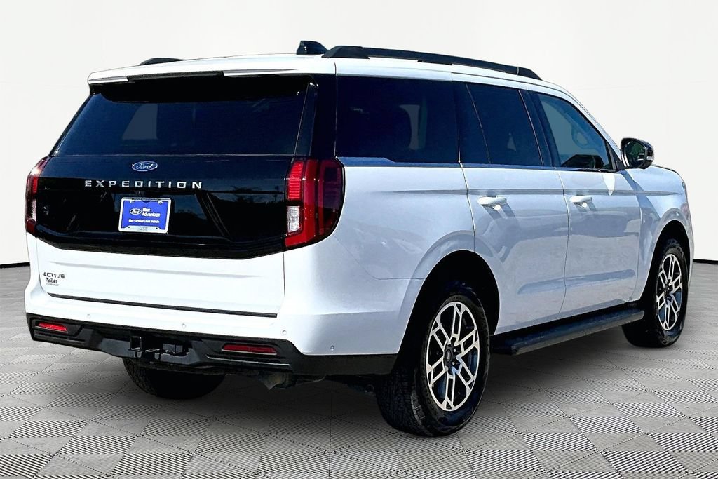 Certified 2025 Ford Expedition Active AWD/4WD image 2
