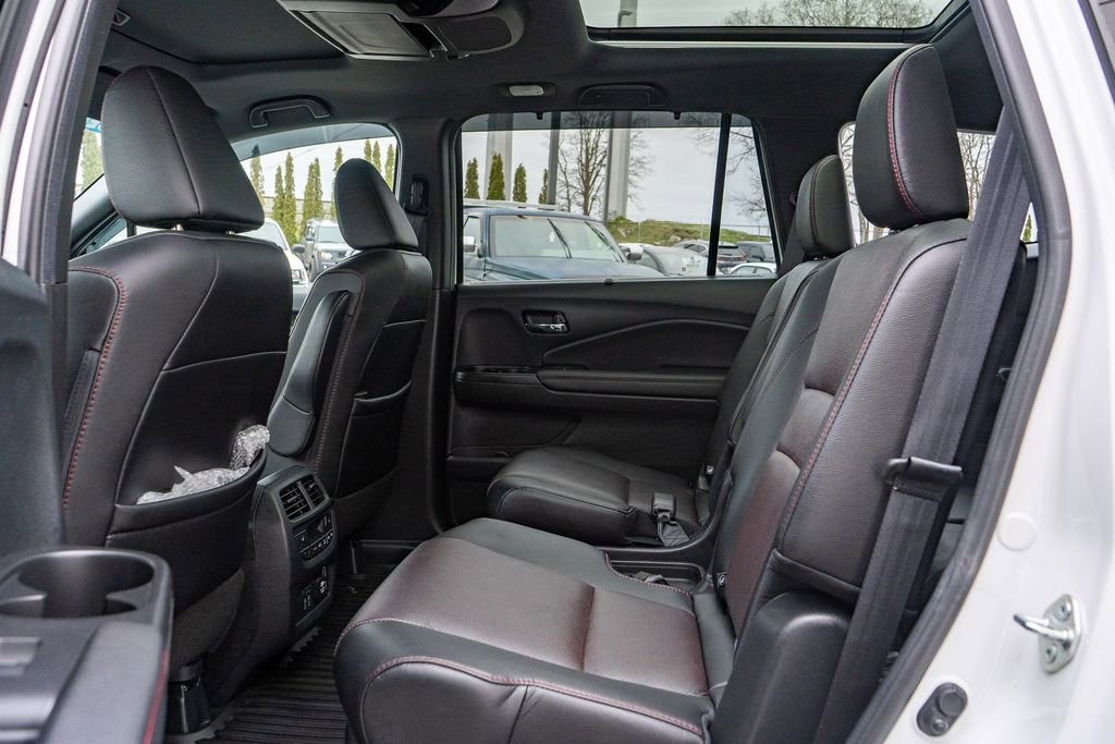 Certified 2022 Honda Pilot Black Edition image 18