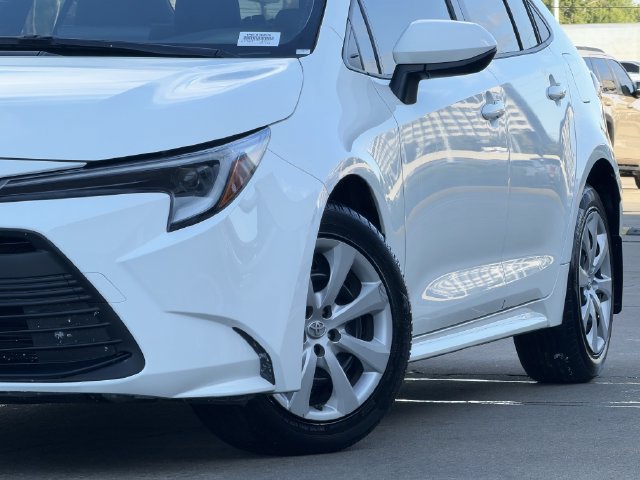 Used 2025 Toyota Corolla LE FWD image 10