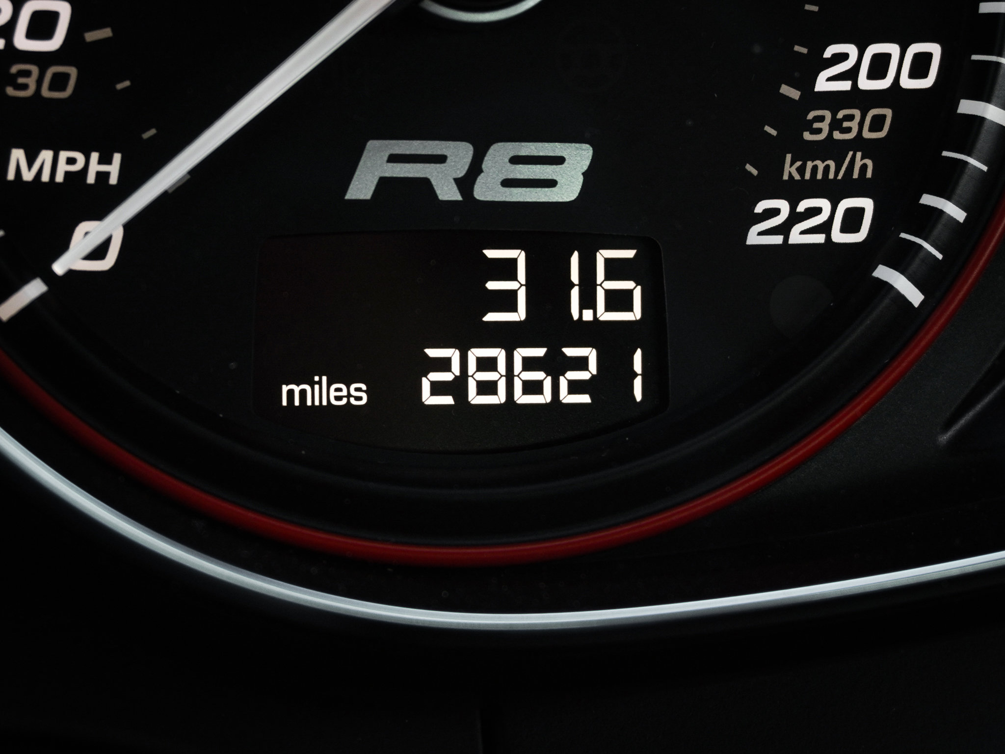 Used 2010 Audi R8 V10 image 25