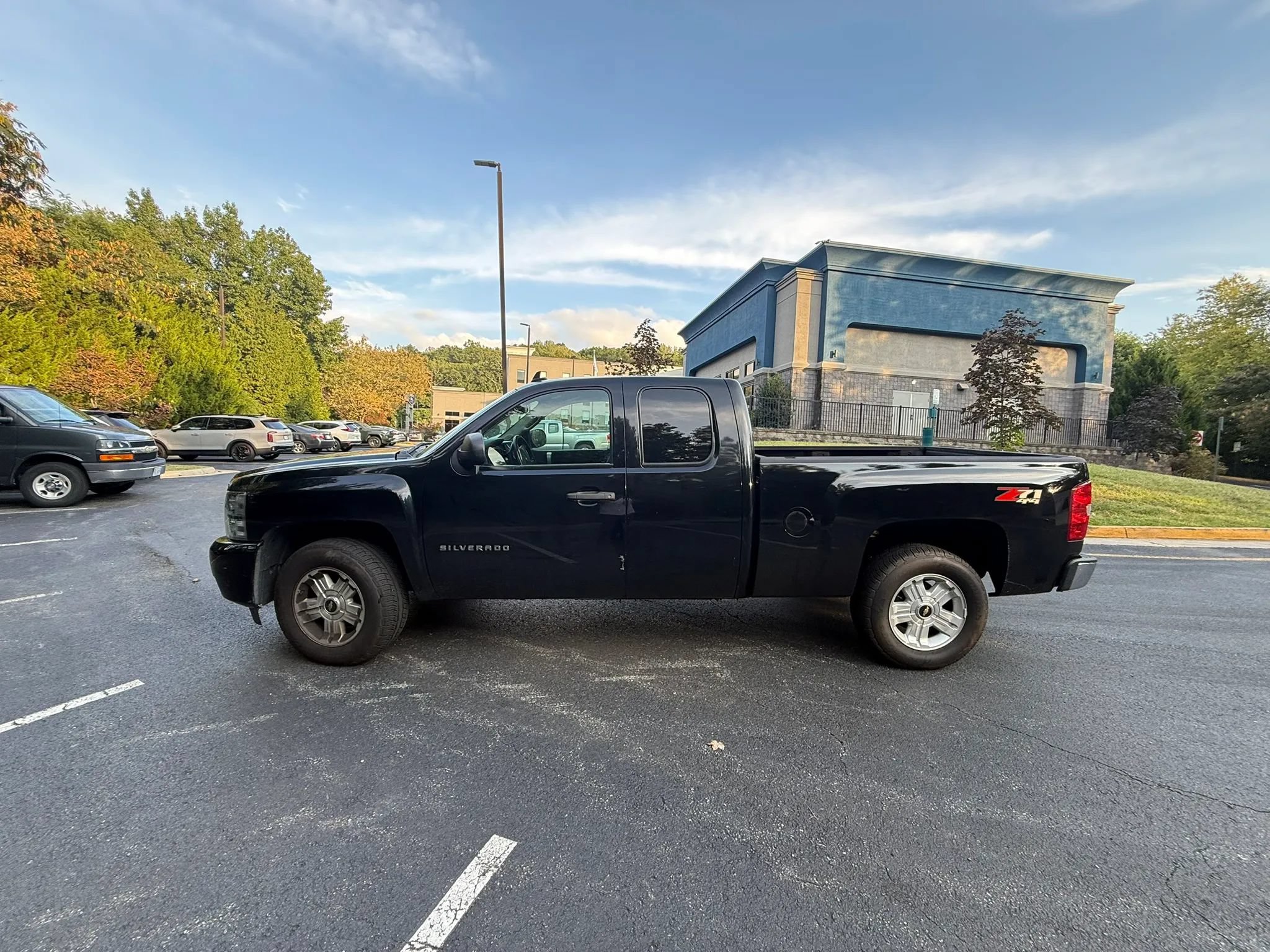 Used 2009 Chevrolet Silverado 1500 LT w/ Power Pack Plus AWD/4WD image 3