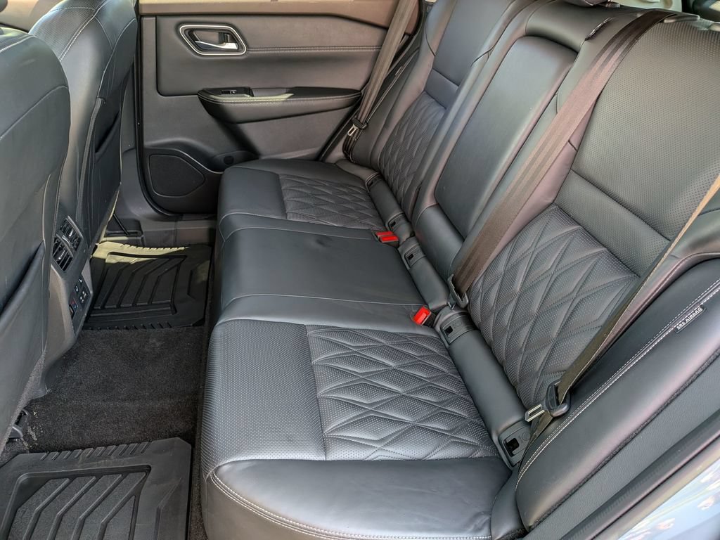 Used 2021 Nissan Rogue Platinum FWD image 26
