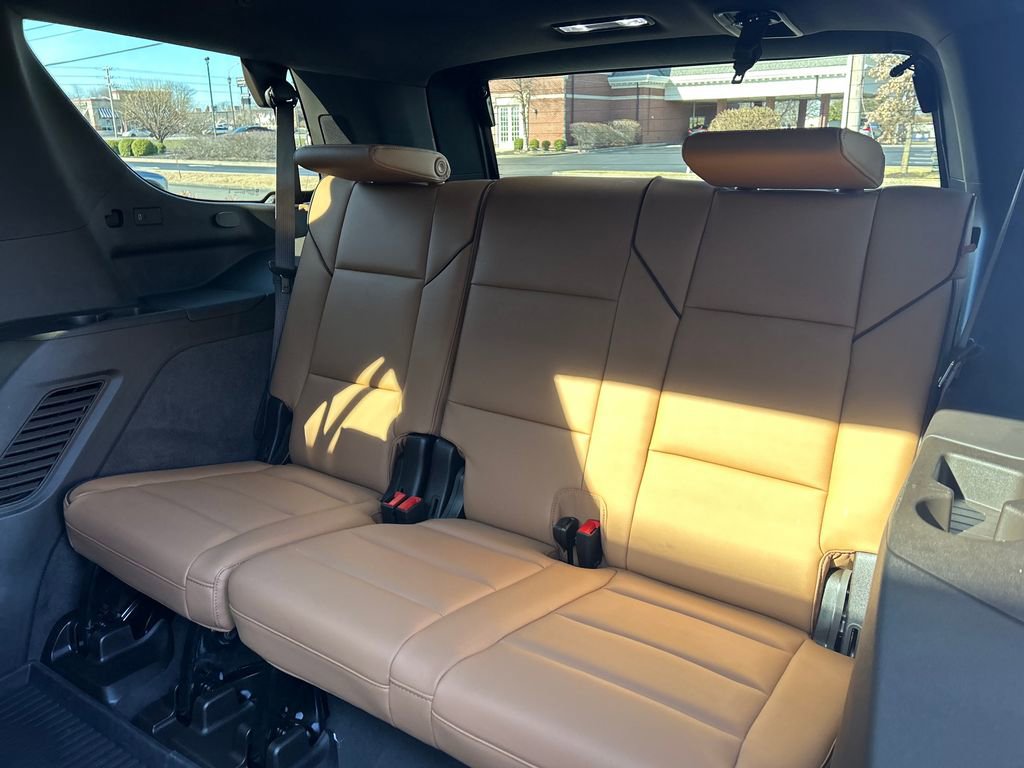 Certified 2026 Cadillac Escalade Luxury w/ LPO, Floor Liner Package image 37