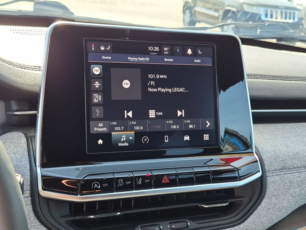Certified 2025 Jeep Compass Latitude AWD/4WD image 18
