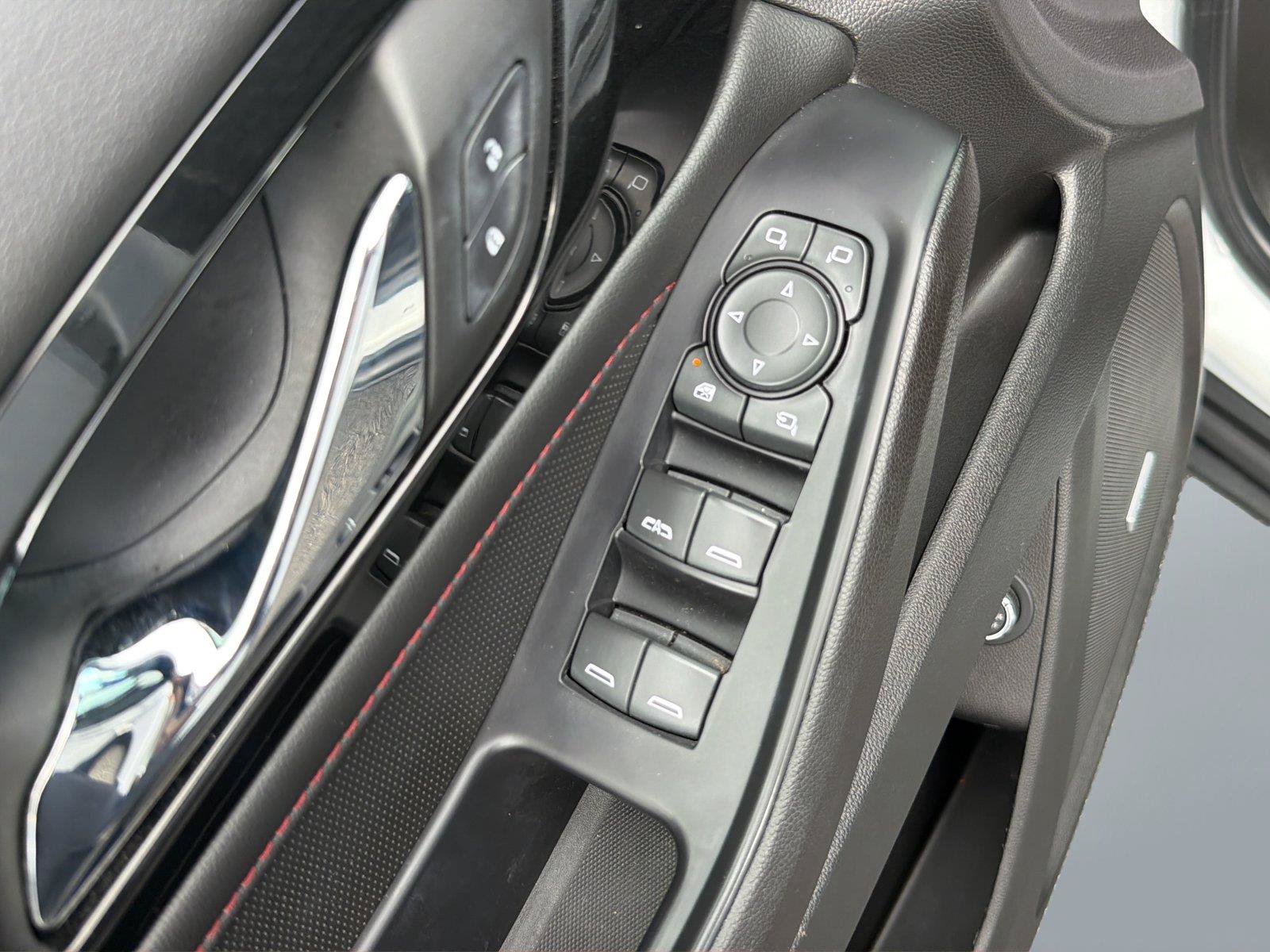 Used 2022 Chevrolet Traverse RS FWD image 27