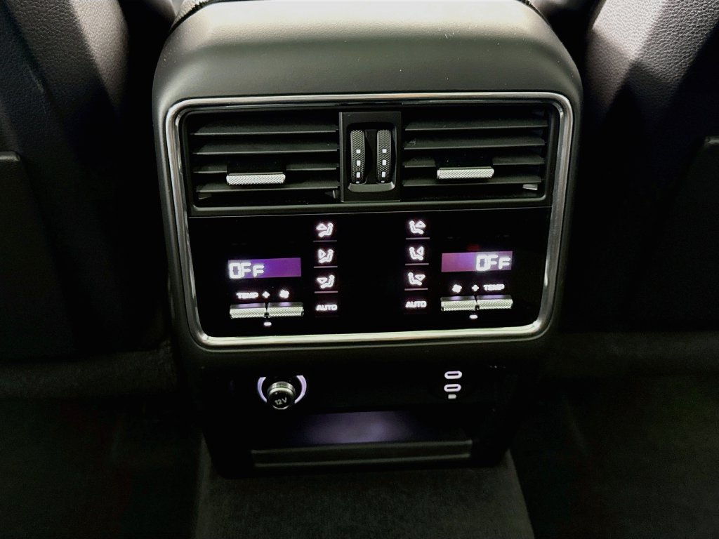 Certified 2023 Porsche Cayenne AWD/4WD image 26