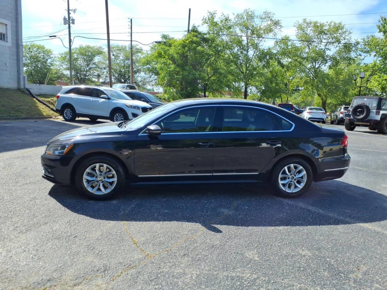Used 2017 Volkswagen Passat 1.8T S FWD image 7