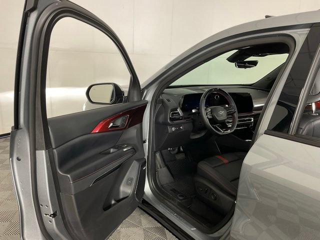 Used 2026 Chevrolet Traverse RS w/ LPO, Floor Liner Package FWD image 24