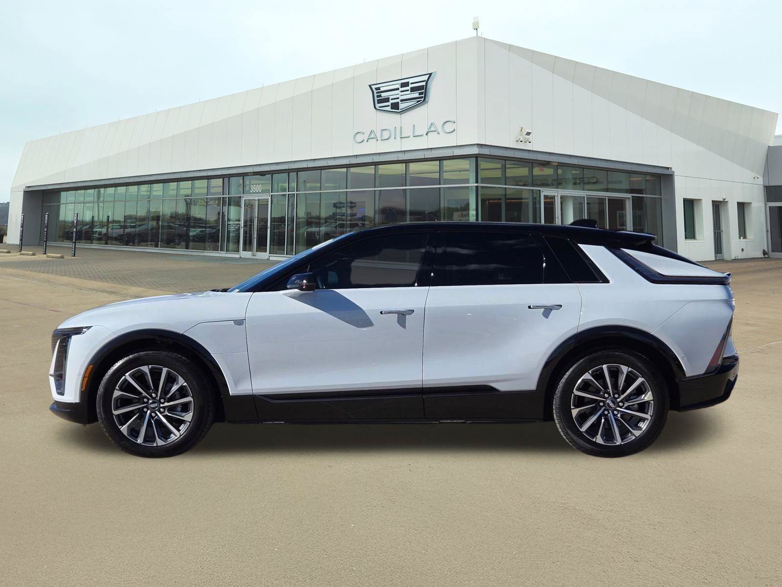 New 2026 Cadillac Lyriq Premium Luxury AWD/4WD image 3