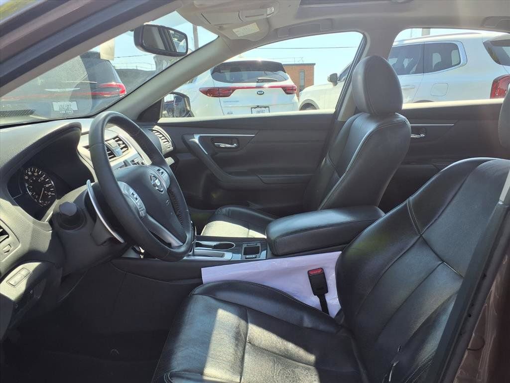 Used 2016 Nissan Altima 3.5 SL FWD image 25