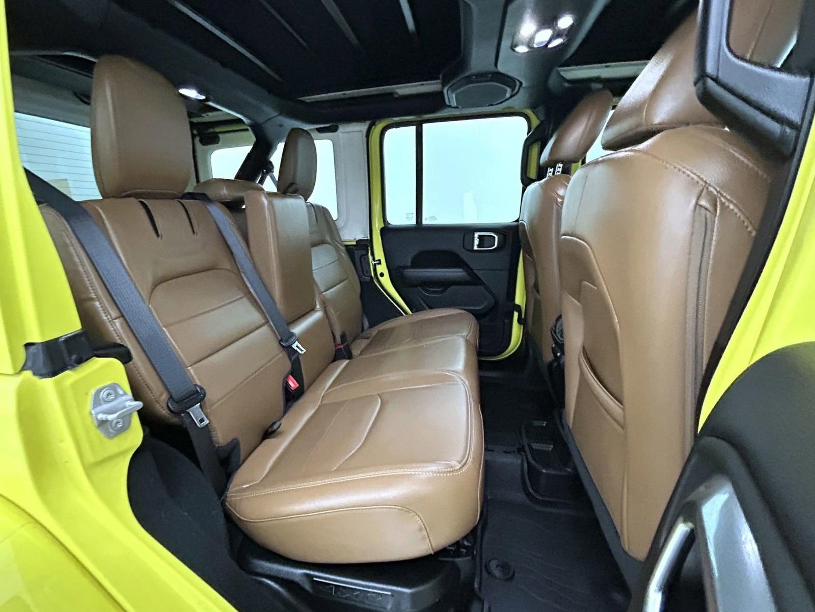 Used 2022 Jeep Wrangler Unlimited Sahara w/ Cold Weather Group image 18