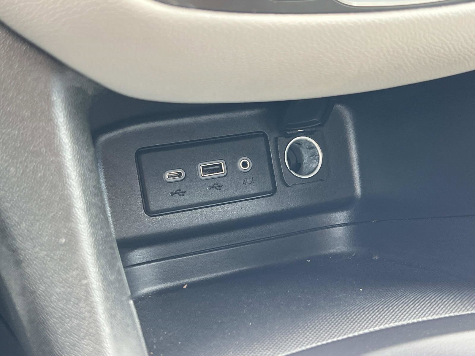 Used 2023 Chevrolet Equinox LS w/ LS Convenience Package FWD image 16