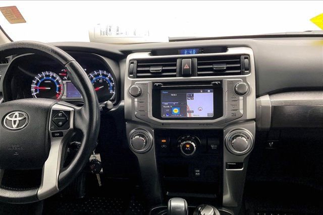 Used 2016 Toyota 4Runner SR5 AWD/4WD image 5