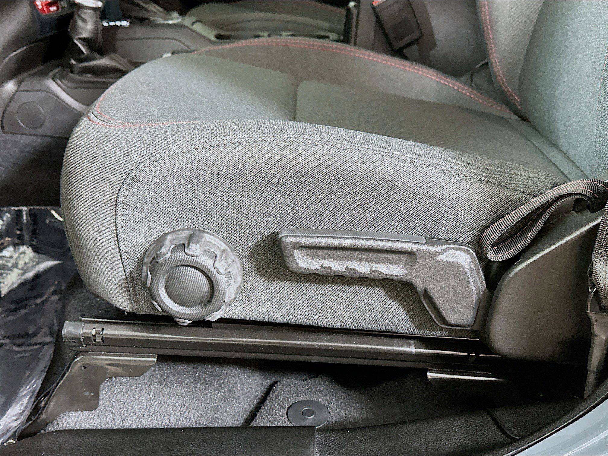 Used 2025 Jeep Wrangler Unlimited Rubicon w/ Convenience Group image 18