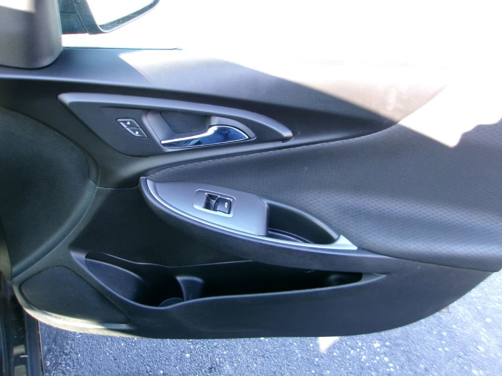 Used 2018 Chevrolet Malibu LS w/ LPO, Convenience Package 2 image 15