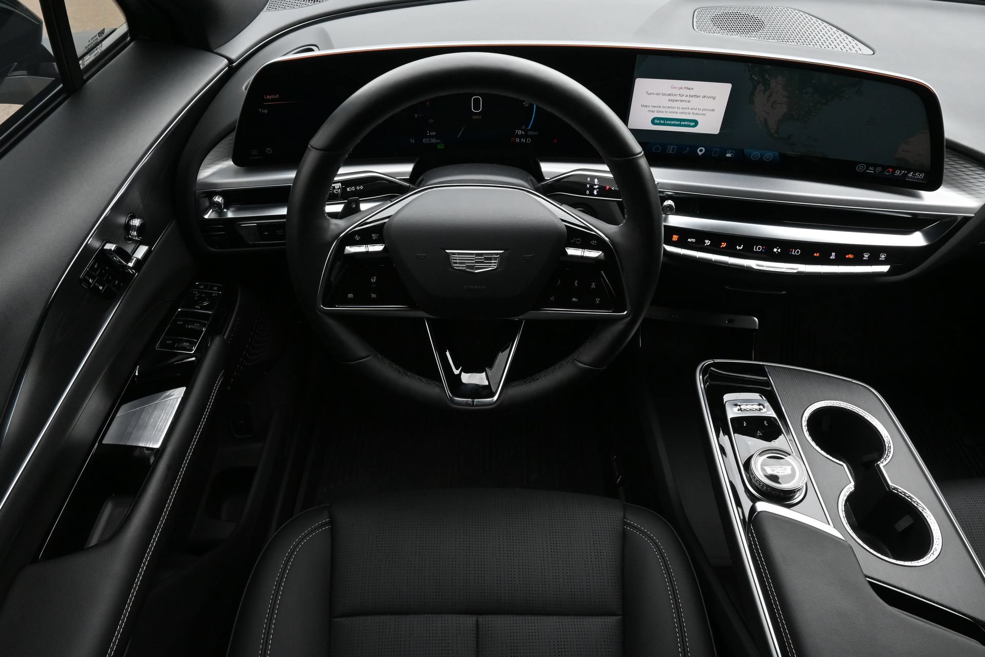 Used 2025 Cadillac Lyriq Luxury RWD image 10